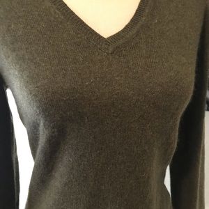 Charter Club 100% Cashmere V-Neck Sweater in Green